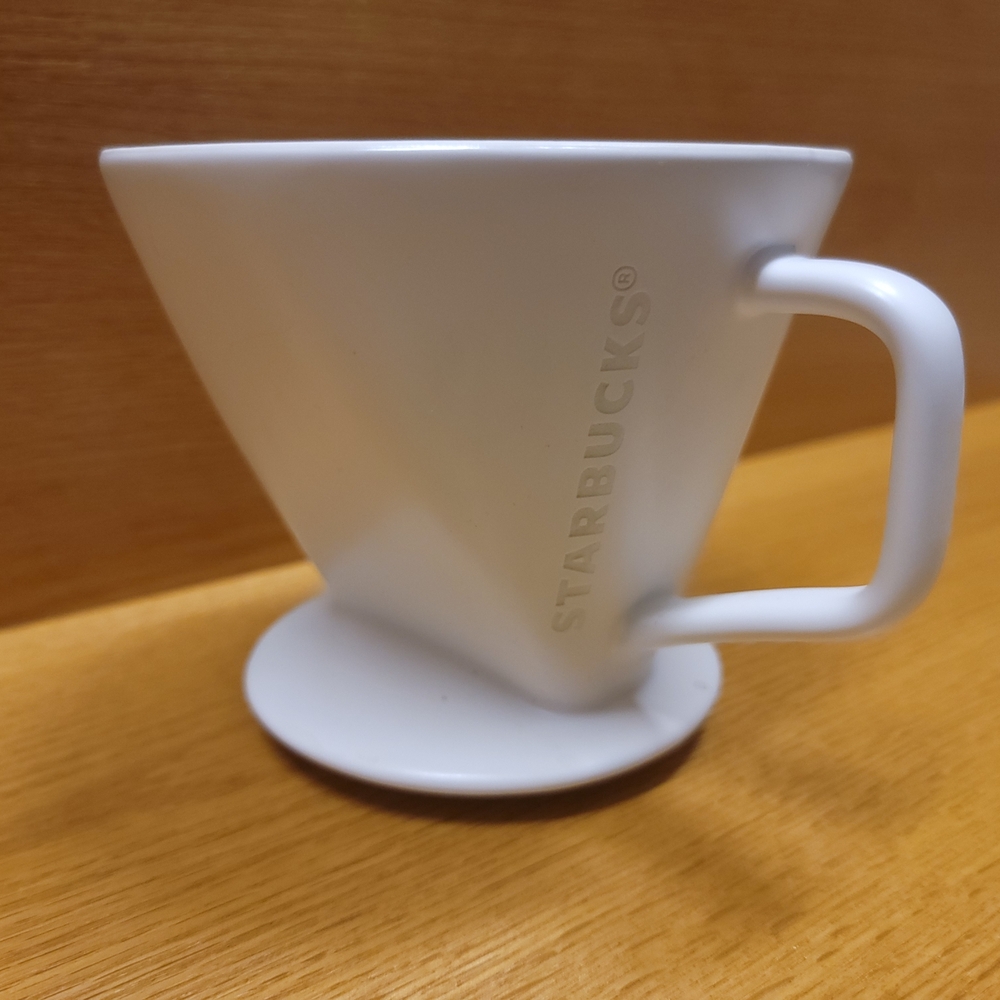Starbucks Ceramic Pour Over Coffee Maker – Pre-Owned, Great Condition